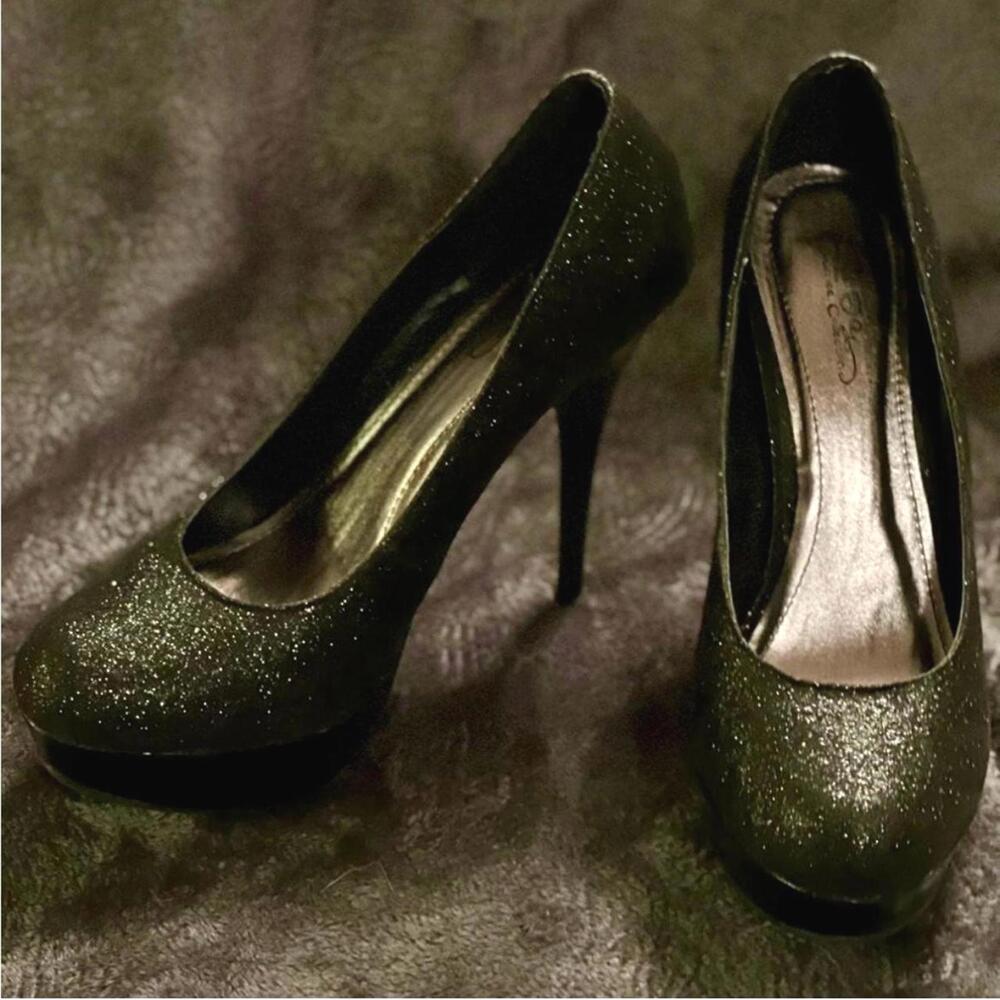 Black Glittery Heels by Journee Collection - Women's Size 9